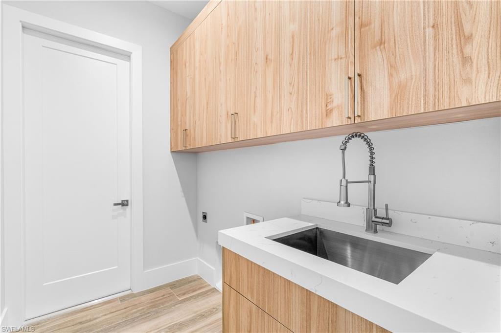 Residential in NAPLES 5