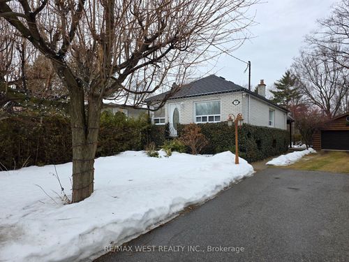 239 Angelene St, Mississauga, ON, L5G1X3 | Card Image