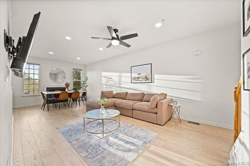 917 Balsam Dr, New Windsor, NY, 12553-4758 | Card Image