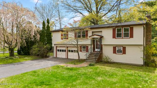 22 Carrona Dr, Riverside, CT, 06878-1616 | Card Image