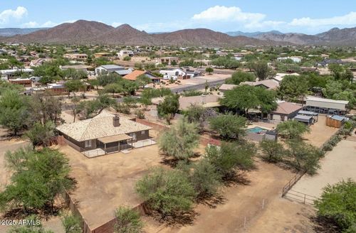 501 E Desert Hills Estate Dr, Phoenix, AZ, 85086-6425 | Card Image