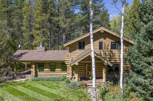 2815 Sparrow Hawk Rd, Wilson, WY, 83014-5252 | Card Image