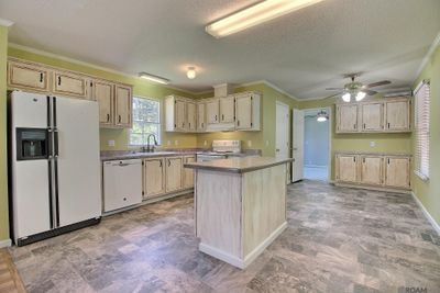 13444 Leon Babin Rd, House other with 3 bedrooms, 2 bathrooms and null parking in Gonzales LA | Image 2