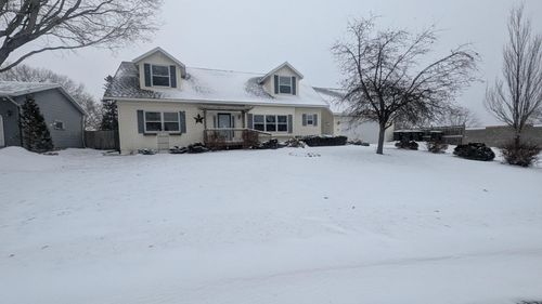 701 Aspen Dr, Saint Peter, MN, 56082-1581 | Card Image