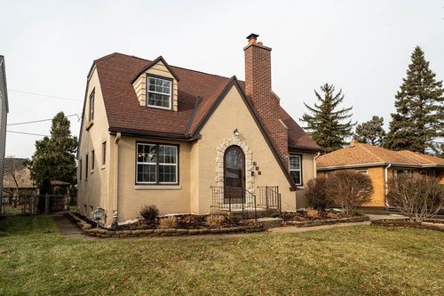 331 N 111th Street, Wauwatosa, WI, 53226 | Card Image