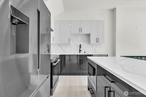 102-7005 Ne 182nd St, Kenmore, WA, 98028 | Card Image