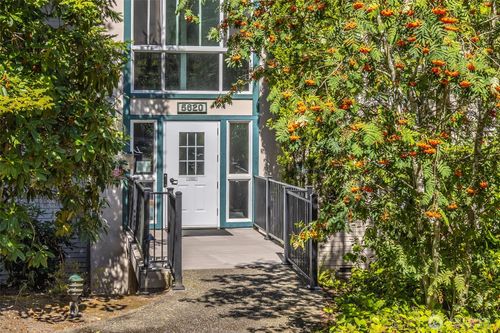 a209-5620 200th St Sw, Lynnwood, WA, 98036-6266 | Card Image
