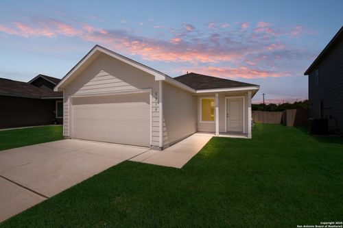 3214 Mound Rdg, New Braunfels, TX, 78130-8521 | Card Image