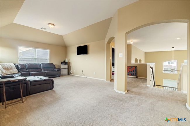 Upstairs Living room | Image 22
