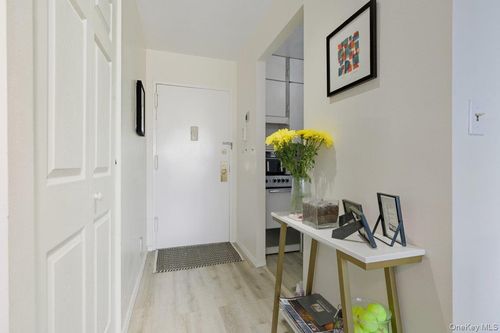 apt-5e-2 Richmond Rd, Lido Beach, NY, 11561-4849 | Card Image