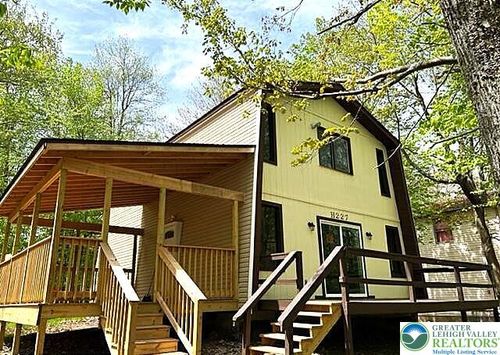 8237 Natures Dr, Tobyhanna, PA, 18466-3381 | Card Image