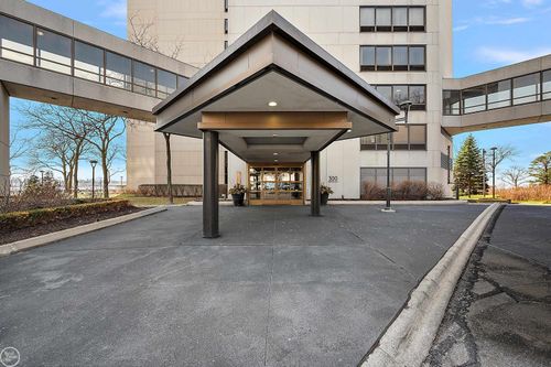 1001 W Jefferson Ave Unit 7b Avenue, Detroit, MI, 48226 | Card Image