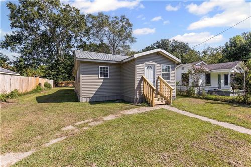 62 11th Ave, Chickasaw, AL, 36611-2713 | Card Image