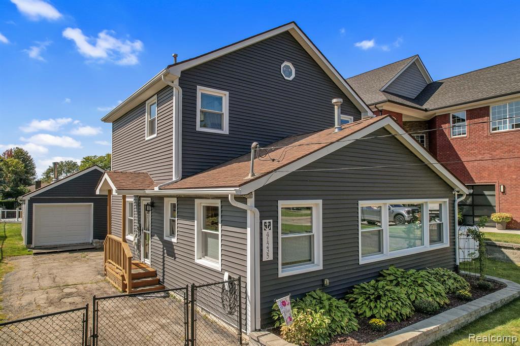 Hutchins St, Winston Salem, NC 27106