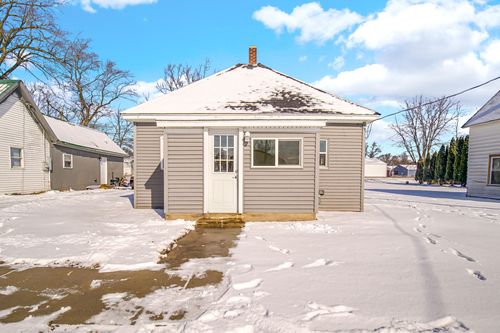 426 E Vine St, Rensselaer, IN, 47978-2339 | Card Image