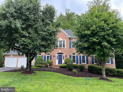 8602 Chase Pointe Way, FAIRFAX STATION, VA, 22039-3359 | Card Image