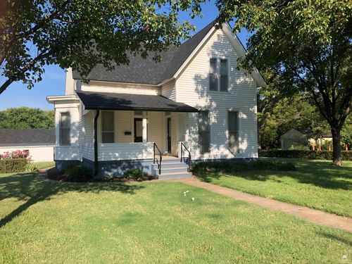 710 N Cedar St, Abilene, KS, 67410-2340 | Card Image