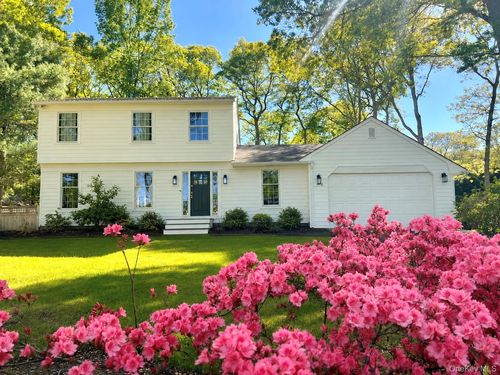 610 Eastwood Dr, Cutchogue, NY, 11935-2263 | Card Image