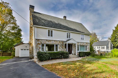 2434 Elm St, Manchester, NH, 03104-2211 | Card Image