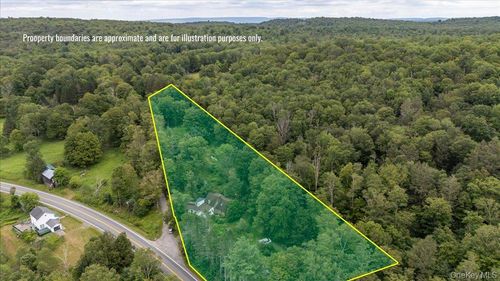 2 Couzines Rd, Woodbourne, NY, 12788-5311 | Card Image