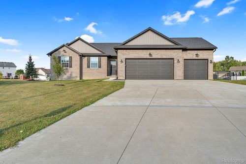 8185 Hidden Cove Ct, Grand Blanc, MI, 48439-7283 | Card Image