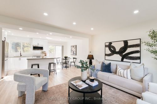 137 Pawnee Rd, London, ON, N5V2T1 | Card Image