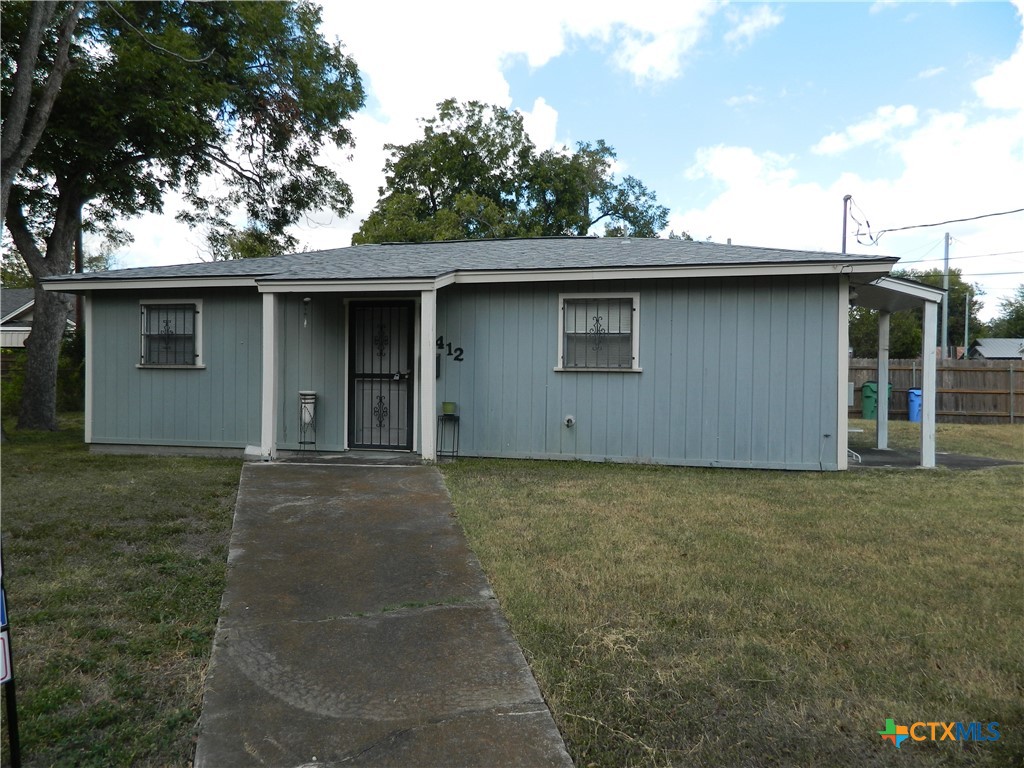 Walnut St, Seguin, TX 78155