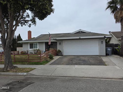 1320 Rachel Dr, Oxnard, CA, 93030-8624 | Card Image