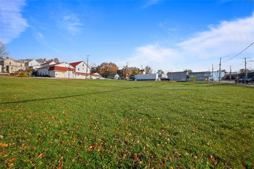 765 W Chestnut St, Washington, PA, 15301-4623 | Card Image