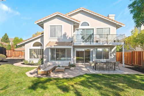 5075 5075 Canyon Crest Dr, San Ramon, CA, 94582 | Card Image