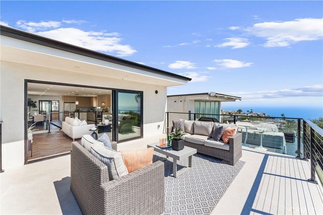 869 Santa Ana St, House other with 2 bedrooms, 3 bathrooms and 4 parking in Laguna Beach CA | Image 5