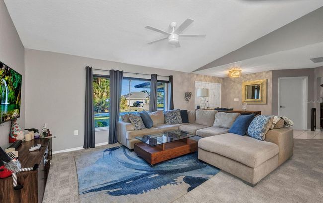 Living Room | Image 7
