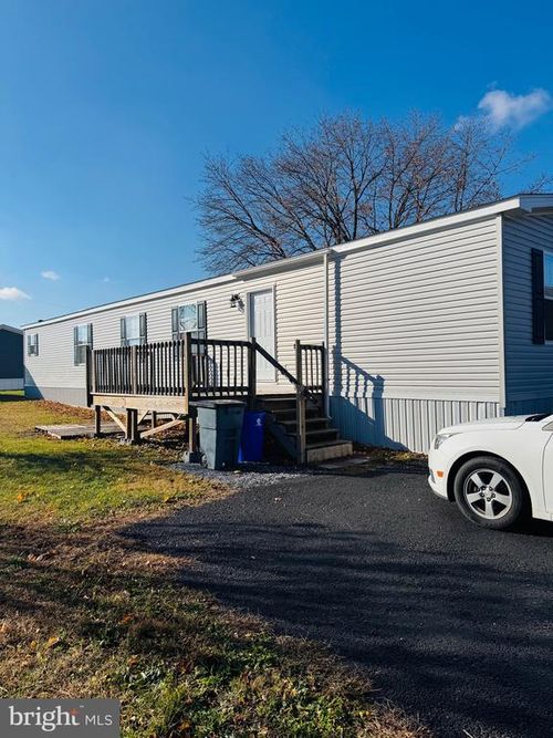 720 Mountain Rd, PINE GROVE, PA, 17963-8012 | Card Image