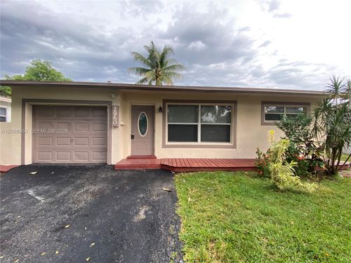 2960-2960 Nw 68th Way, Sunrise, FL, 33313-1027 | Card Image
