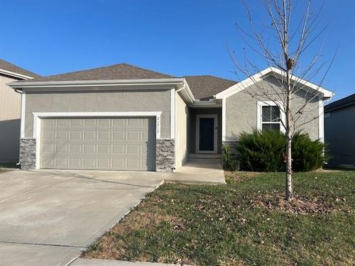 21717 Southcreek Rd, Peculiar, MO, 64078-7828 | Card Image