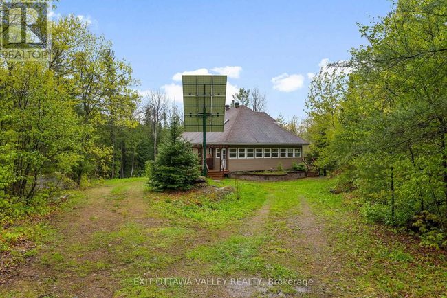 28084 Highway 41, House other with 5 bedrooms, 2 bathrooms and 5 parking in Renfrew ON | Image 6