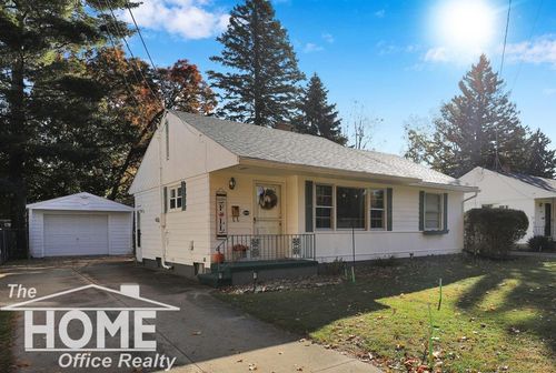 1004 N Ball St, Owosso, MI, 48867-1708 | Card Image