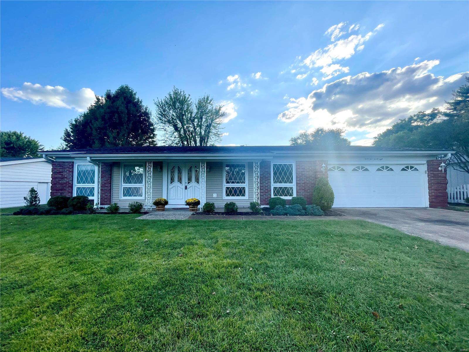 Marchwood Dr, Saint Louis, MO 63128