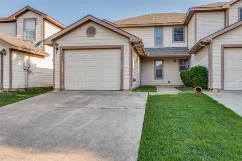 7530 Kings Trl, Fort Worth, TX, 76133-8346 | Card Image