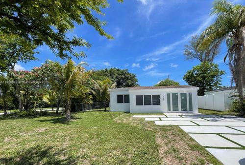 1401 Ne 178th St, North Miami Beach, FL, 33162-1338 | Card Image