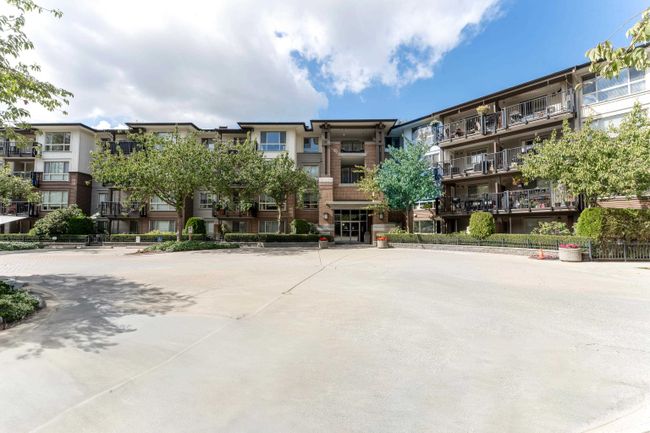 412 - 11665 Haney Bypass, Condo with 2 bedrooms, 2 bathrooms and 2 parking in Maple Ridge BC | Image 1