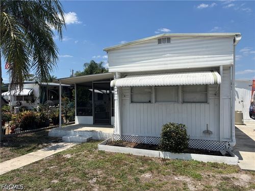 121 Coachlight Ln, NORTH FORT MYERS, FL, 33917-6530 | Card Image
