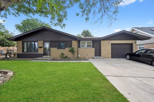 9201 Willow Ln, Bridgeview, IL, 60455-2236 | Card Image