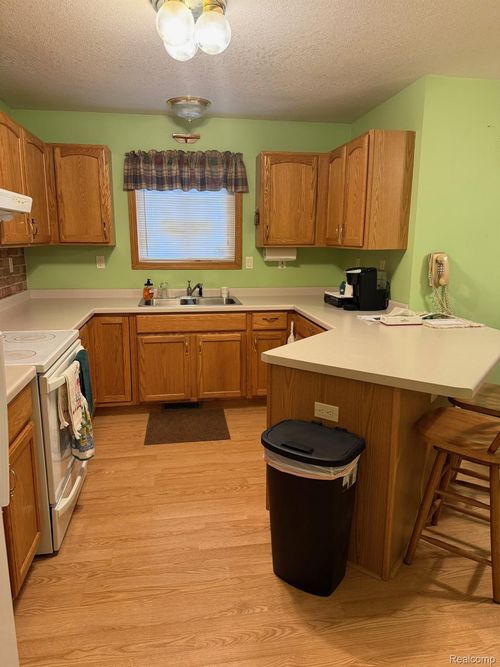 4338 Mertz Rd, Mayville, MI, 48744-9787 | Card Image