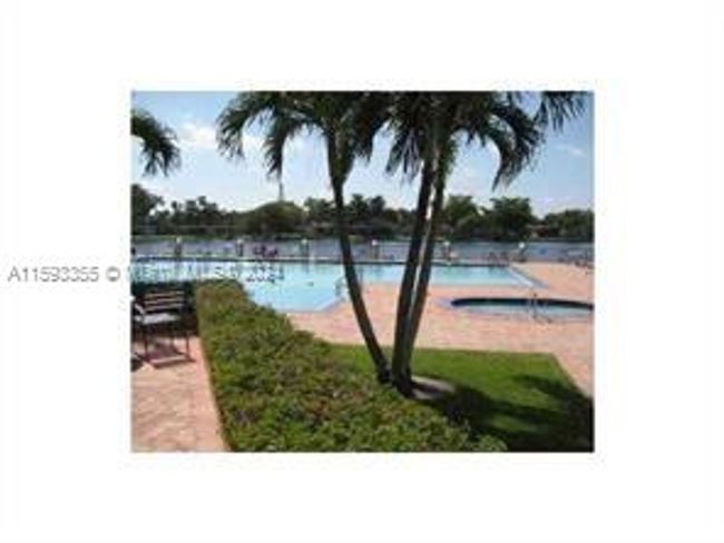 304 - 300 Berkley Rd, Condo with 2 bedrooms, 2 bathrooms and null parking in Hollywood FL | Image 21