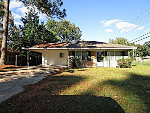 5500 Navaho Trl, Alexandria, LA, 71301-2830 | Card Image