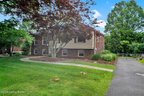 8923 La Costa Rd, Jeffersontown, KY, 40299-1458 | Card Image