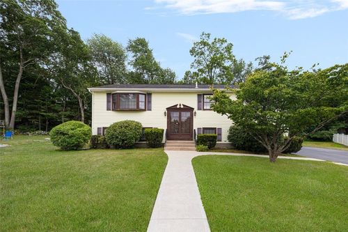 18 Fawn Ln, West Warwick, RI, 02893-3212 | Card Image