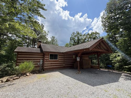 317 Matterhorn Dr, Gatlinburg, TN, 37738-6414 | Card Image