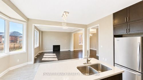 9 Cyprus Glen, Holland Landing, ON, L9N0S9 | Card Image